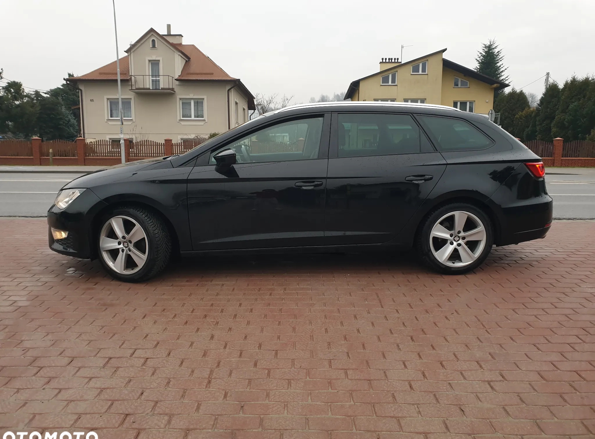 Seat Leon cena 45900 przebieg: 114634, rok produkcji 2015 z Rzeszów małe 742